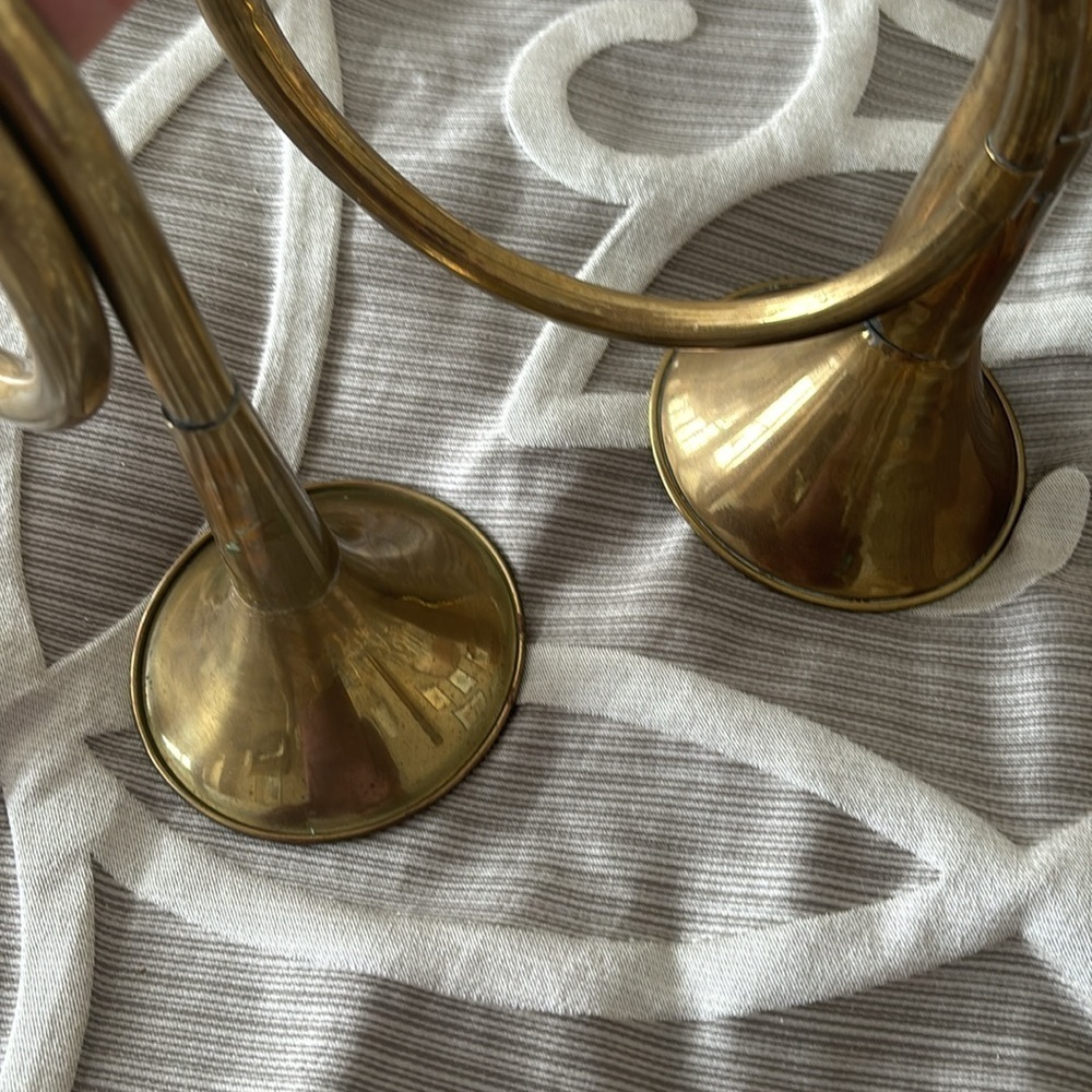 Decorator Bugles set of 2 Brass slightly Different - Picture 9 of 10